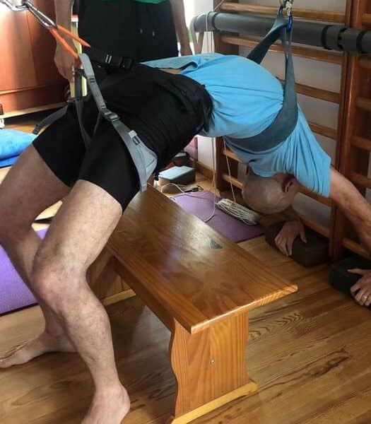 pont yoga chakrasana